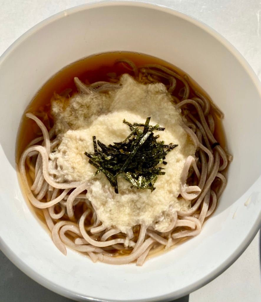 とろろ蕎麦のお昼ご飯