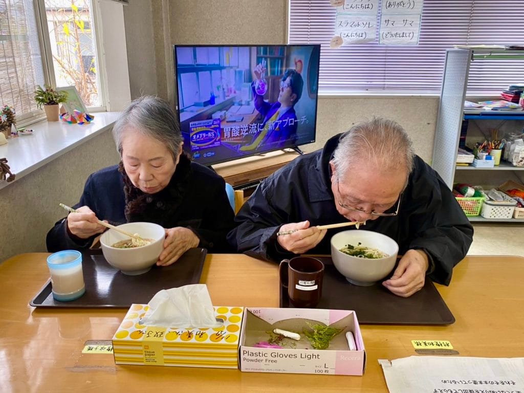 たぬきうどんのお昼ご飯