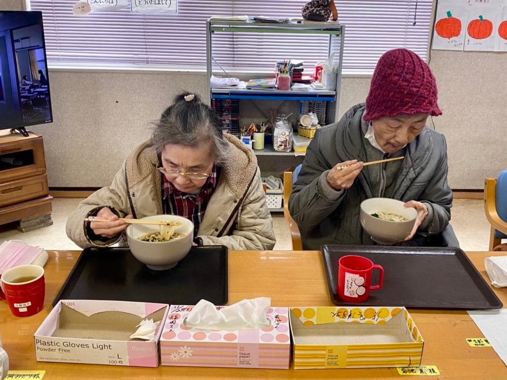 たぬきうどんのお昼ご飯