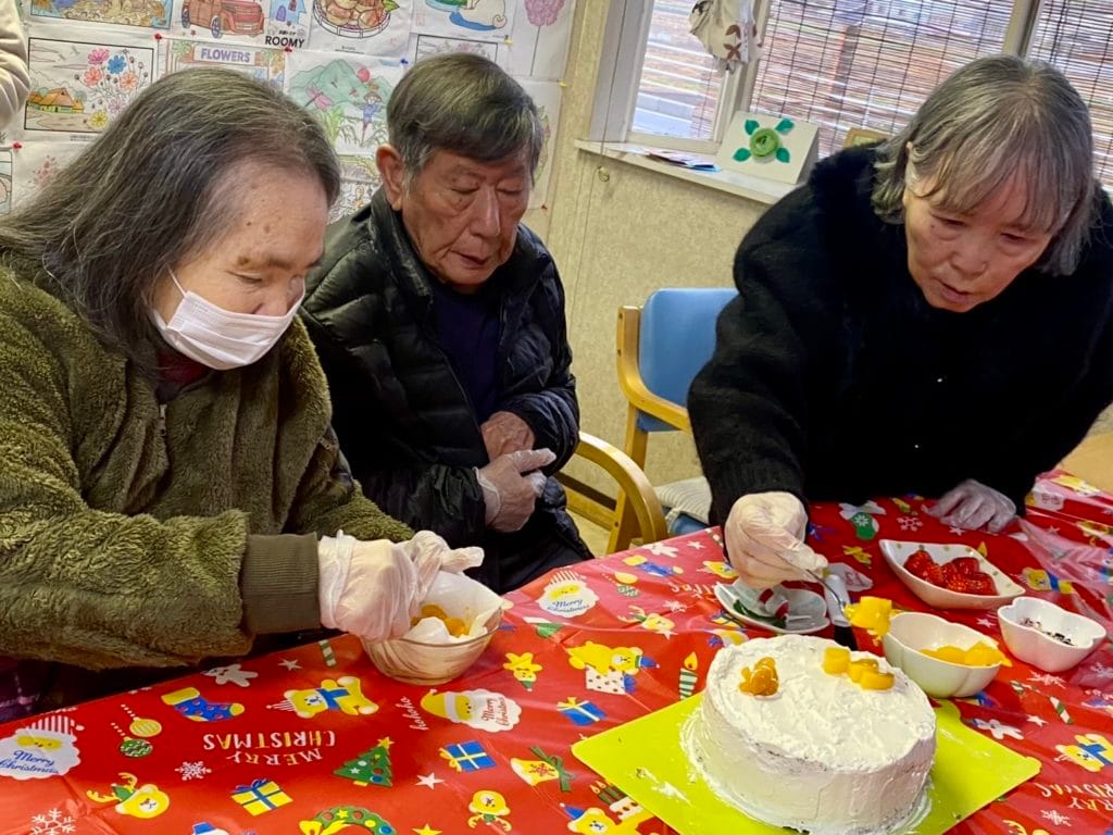 利用者さま手作りのクリスマスケーキ
