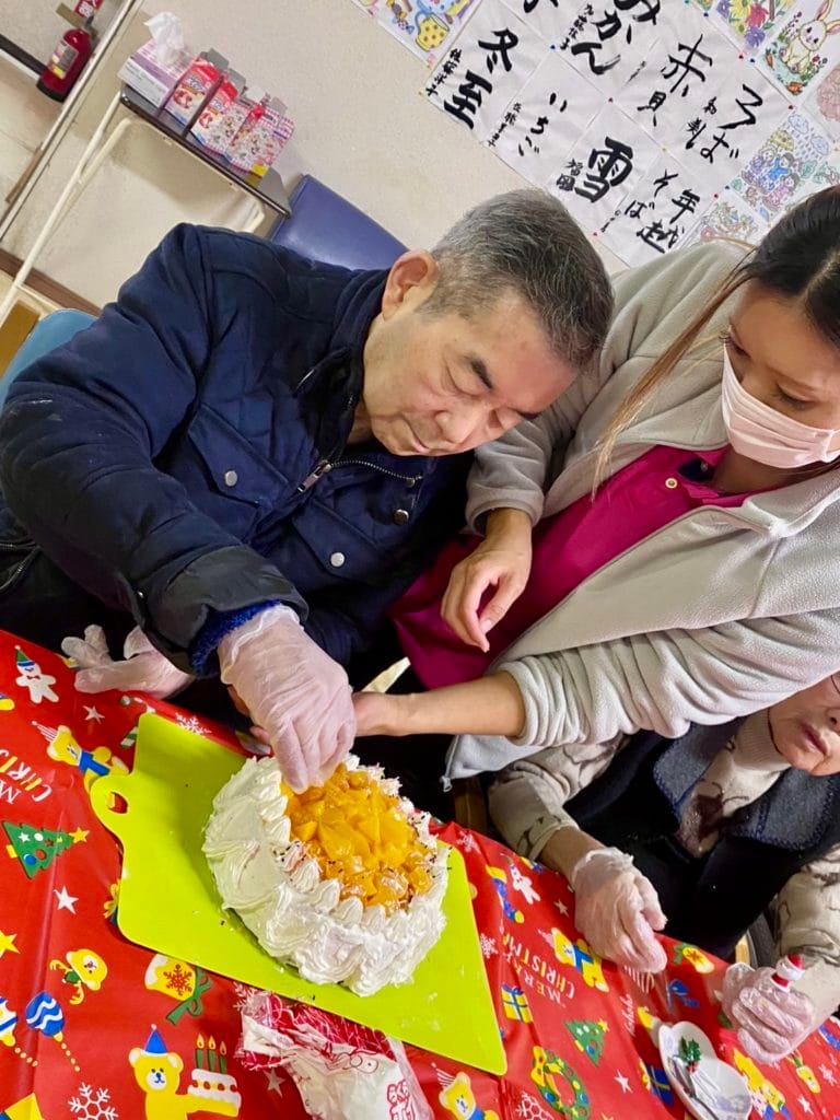 利用者さま手作りのクリスマスケーキ