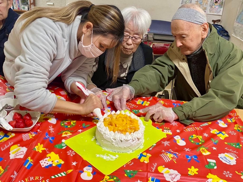 利用者さま手作りのクリスマスケーキ