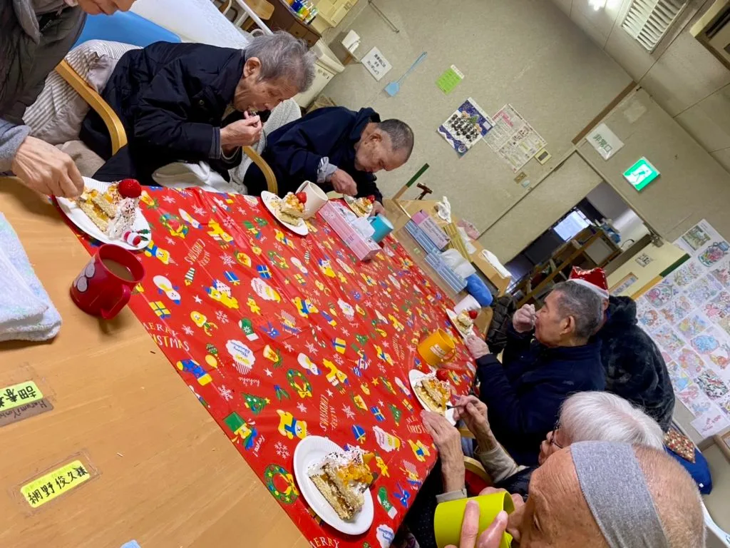利用者さま手作りのクリスマスケーキ